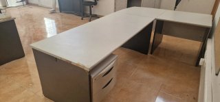 Mesa de Oficina en L con Cajonera