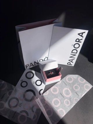 Pandora anillo corazon rojo