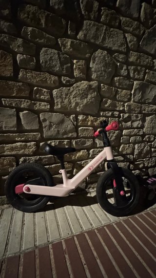 Bicicleta de equilibrio Kinderkraft rosa
