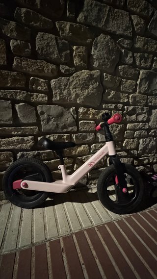 Bicicleta de equilibrio Kinderkraft rosa