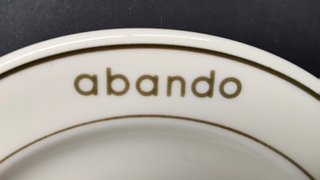 PLATO ABANDO RESTAURANTE