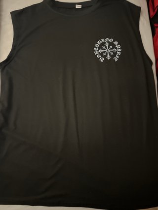 Camiseta sin mangas con estampado de cruz