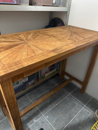 Mesa Alta de Madera Rústica
