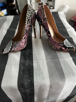 Zapatos de Tacón Estampado Serpiente
