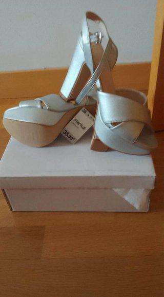 Zapatos de tacón Merkal plateados talla 36