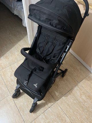 Carro de bebé plegable negro