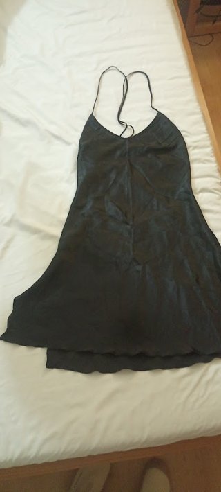 Camisón satén negro espalda cruzada Nuevo