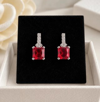 Pendientes con Piedra Roja y Brillantes