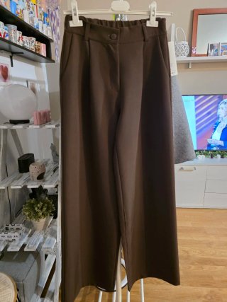 Pantalón ancho marrón