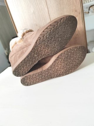 Botines Beige con Cuña Talla 40