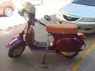 Vespa P200E