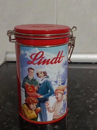 Lata metálica Lindt