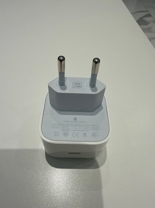 Adaptador de corriente Apple 40W