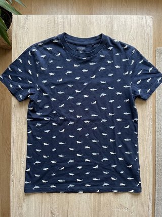 Camiseta Azul Marino Estampado Tiburones