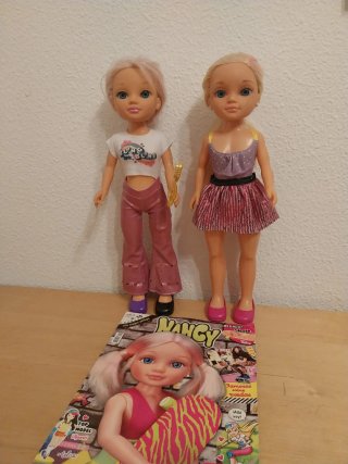 Nancy Nadadora y Nancy Hippie