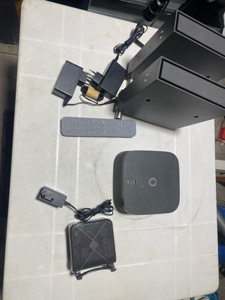 Set di dispositivi Vodafone TV e Router