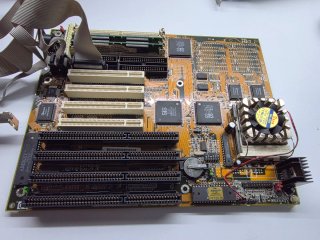 Placa Base SiS Socket 7 pentium 133  16mb ram