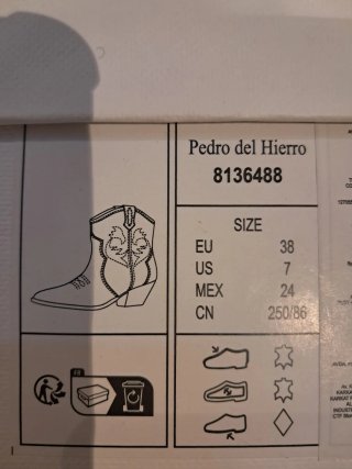 Botines plateados con tacón