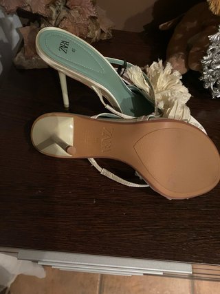 Sandalias Zara Flores T40 sin estrenar
