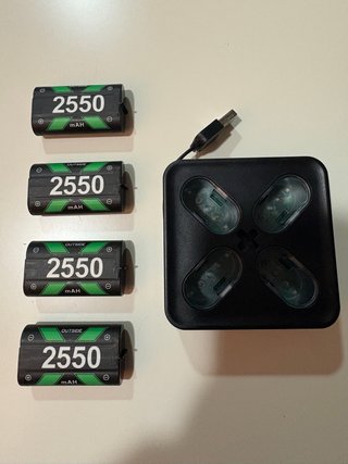 Xbox 4 Baterías 2550 mAh + Cargador USB
