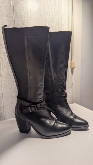 Botas altas negras con tacón