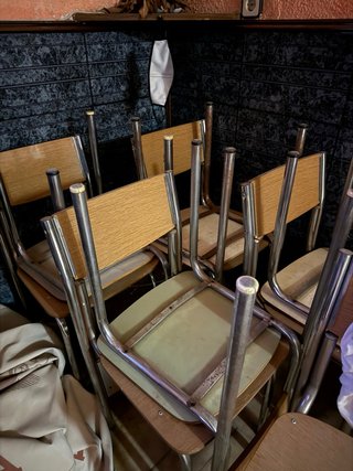 Lote 15 Sillas de madera y metal