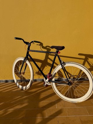Bicicleta Fixie Preta Aro Branco