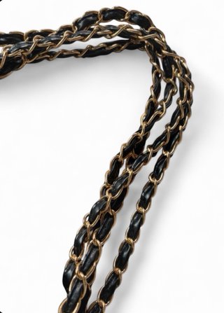 Borsa shopping Chanel nera con catena