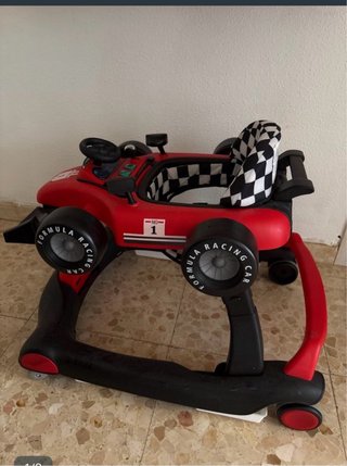 Caminador para bebé estilo coche de carreras
