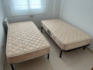 2 Camas Individuales con Somier