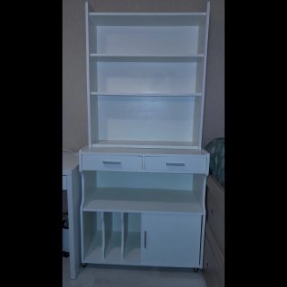 Estantería blanca de madera