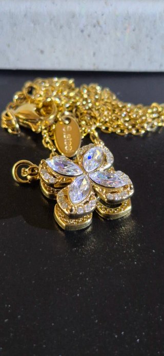Collar de Flor chapado en oro con circonio