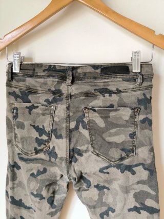 Calças Stradivarius Camufladas Tamanho 38