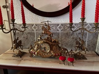 Set de Reloj y Candelabros Antiguos