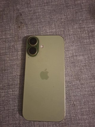 iPhone 17 Verde Sin Caja Buen Estado