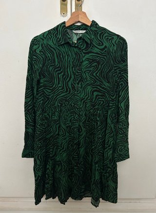 Vestido Camisero Estampado Verde y Negro