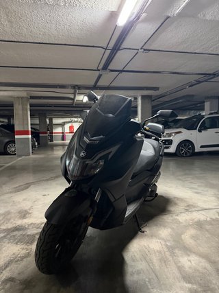 Mitt GTS 125cc Maxi Scooter Negra