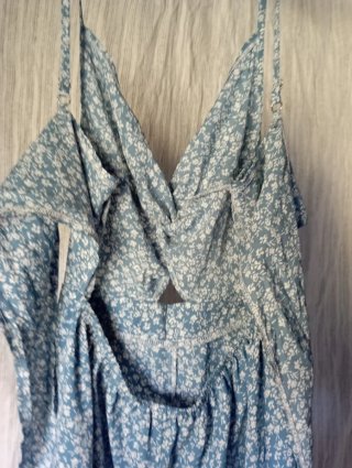 Mono corto celeste con estampado floral