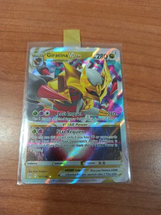 Carta Pokémon Giratina VSTAR 131/196