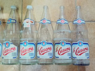 Caja Antiguas Botellas Gaseosa La Casera