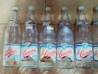 Caja Antiguas Botellas Gaseosa La Casera