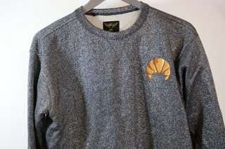 Sudadera Finger in the Nose Croissant Plateada