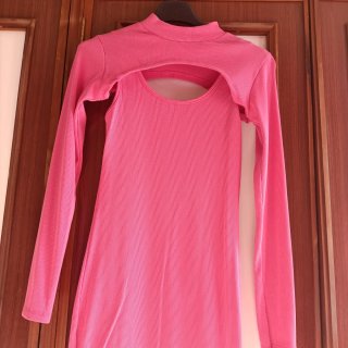 Vestido Fucsia con Mangas
