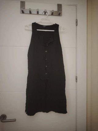 Vestido negro botones