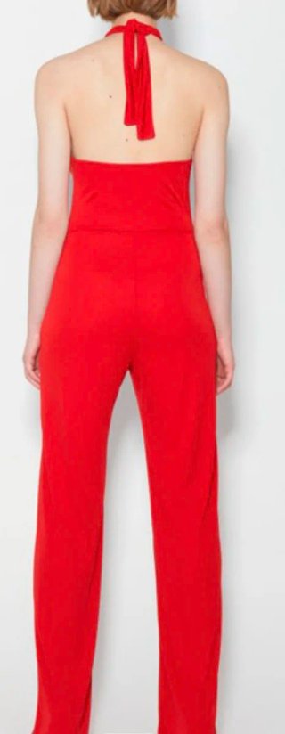 Jumpsuit halter nudo pierna ancha - rojo vibrante