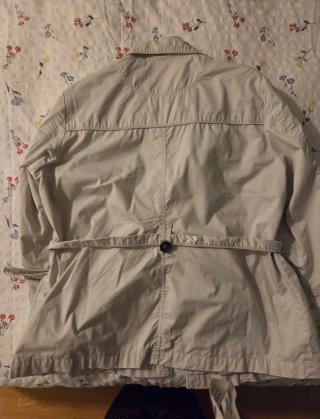 Gabardina corta beige Talla S