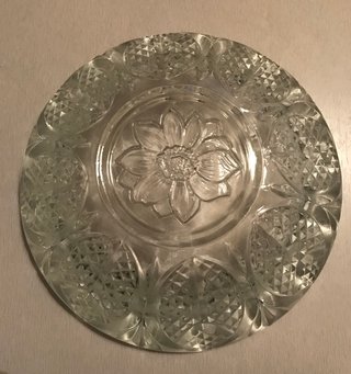 Bol de cristal antiguo con diseño floral