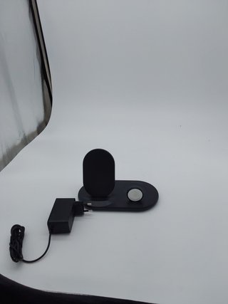 Belkin Cargador inalámbrico 3 en 1 (7,5 W para AirPods y AirPods), base de carga inalámbrica, estaci
