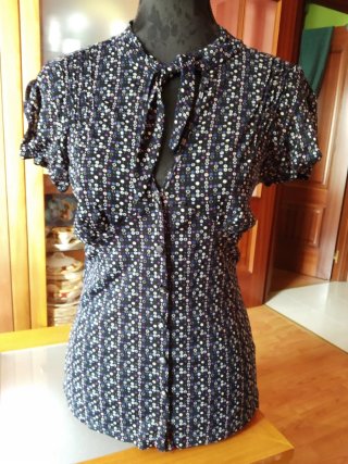 Camisa Estampada con Lazos