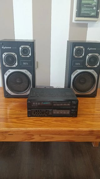 Equipo de música Inves LS-80 con altavoces